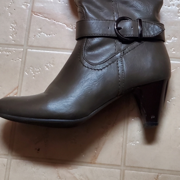 Knee high boots - Picture 5 of 5